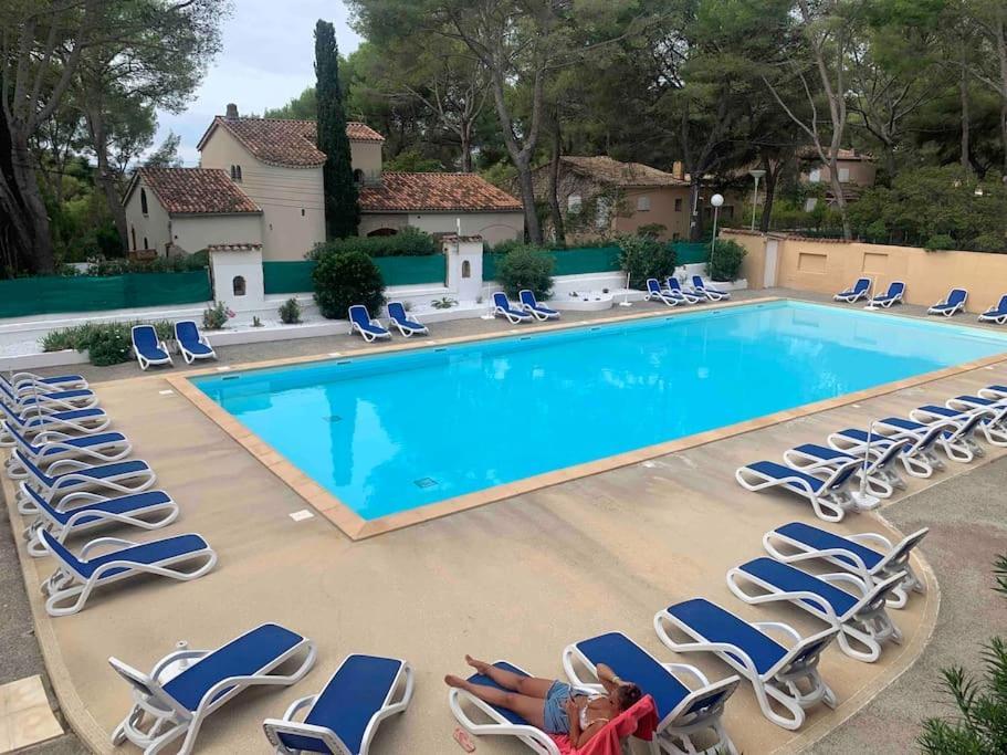 Les Appartements De La Marina Sanary-sur-Mer Zewnętrze zdjęcie