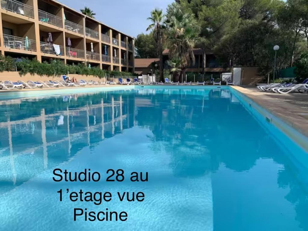 Les Appartements De La Marina Sanary-sur-Mer Zewnętrze zdjęcie